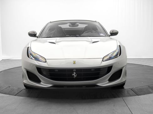 Used 2019 Ferrari Portofino RWD image 10