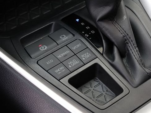 Used 2019 Toyota RAV4 XLE Premium w/ Cold Weather Package AWD/4WD image 26