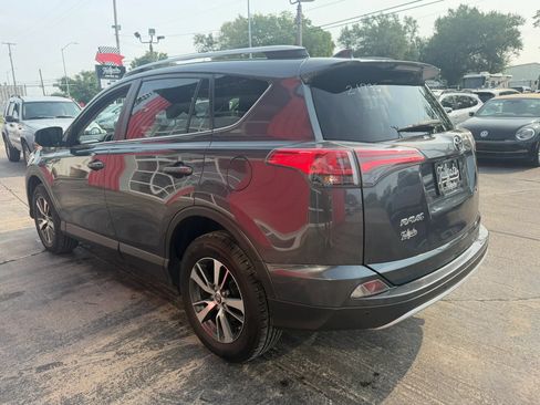 Used 2018 Toyota RAV4 XLE FWD image 5