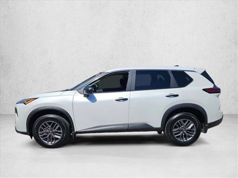 Used 2025 Nissan Rogue S FWD image 9
