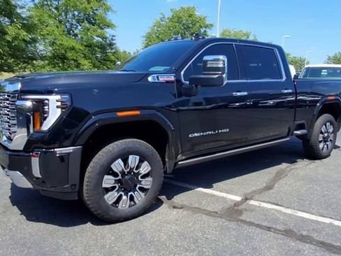 Certified 2025 GMC Sierra 2500 Denali w/ Denali Reserve Package AWD/4WD image 4