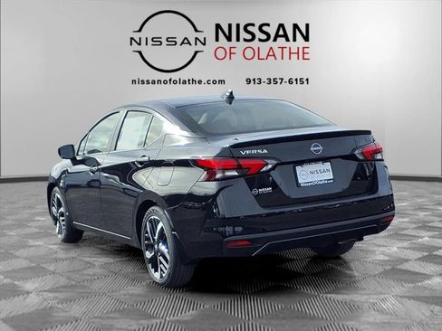 New 2025 Nissan Versa SR w/ Trunk Package FWD image 3