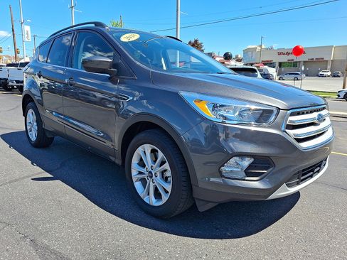 Used 2018 Ford Escape SE w/ SE Sync 3 Package AWD/4WD image 7