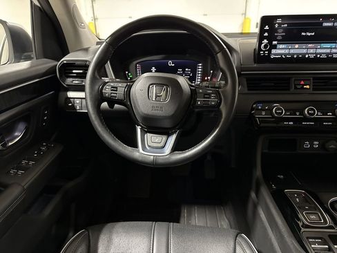 Used 2023 Honda Pilot Elite image 11