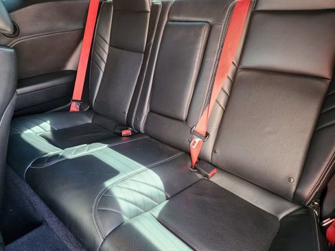 Used 2016 Dodge Challenger SRT RWD image 9