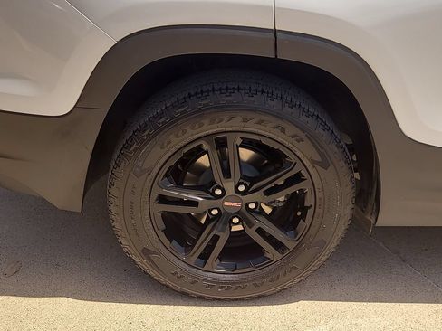 Used 2024 GMC Terrain AT4 AWD/4WD image 6