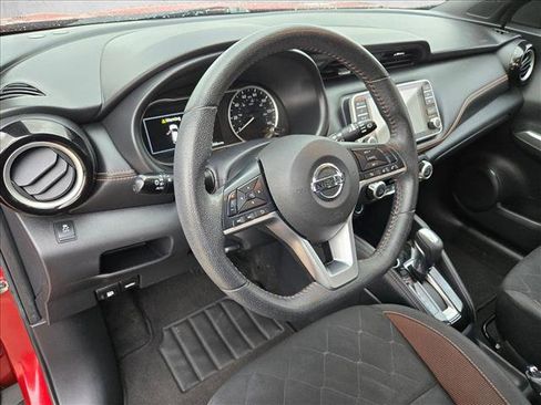 Used 2019 Nissan Kicks SR w/ Exterior Package image 10