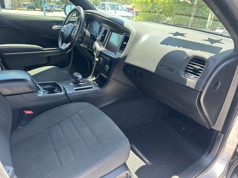 Used 2014 Dodge Charger SXT image 17