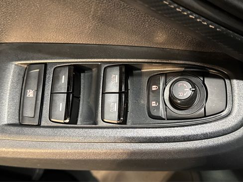 Used 2024 Subaru Crosstrek 2.0i Premium image 16