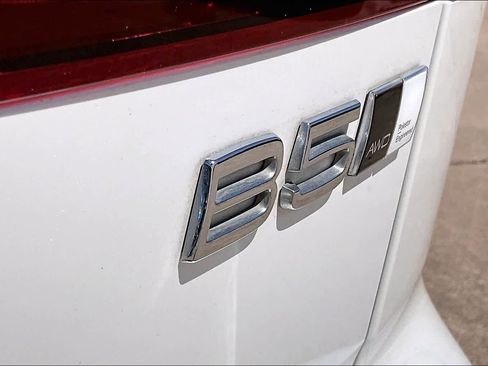 Used 2023 Volvo V60 B5 Cross Country Ultimate w/ Climate Package image 10