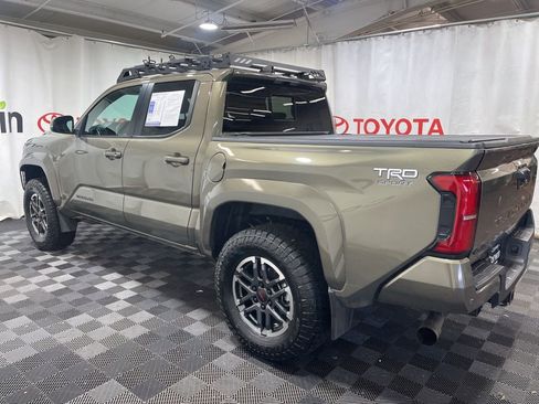Used 2024 Toyota Tacoma TRD Sport w/ TRD Sport Upgrade Package image 4