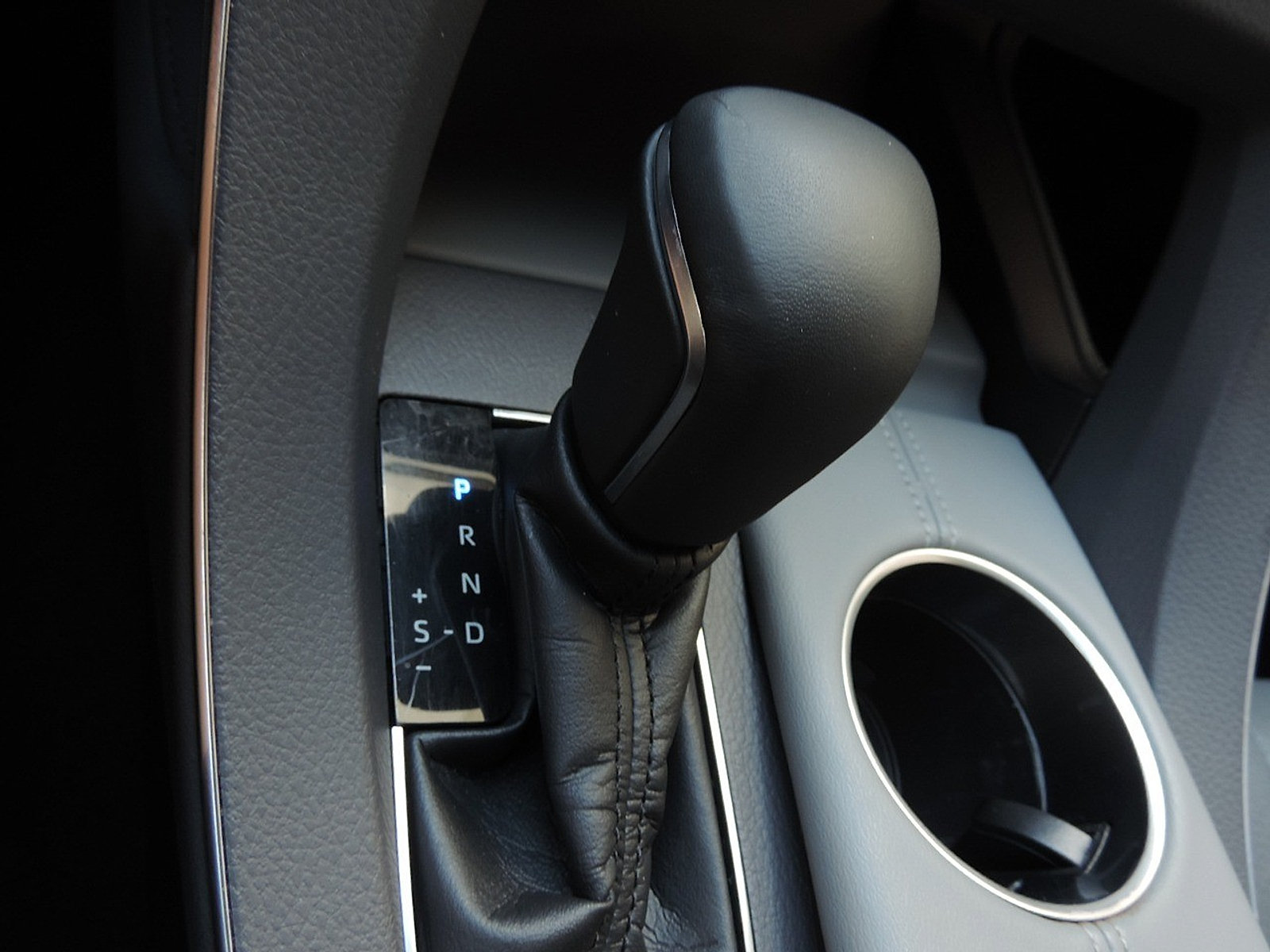 Used 2019 Toyota Avalon Limited FWD image 22