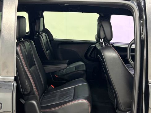 Used 2019 Dodge Grand Caravan GT image 31