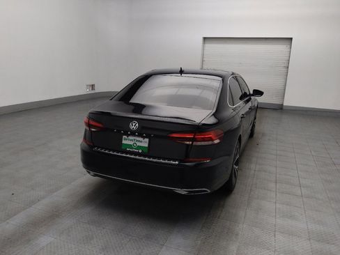 Used 2022 Volkswagen Passat 2.0T SE image 7