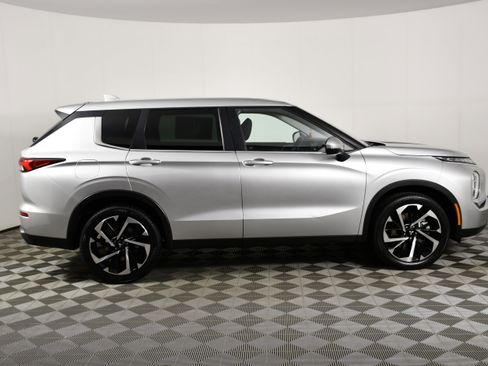 Used 2022 Mitsubishi Outlander ES AWD/4WD image 5