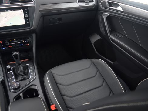 Used 2024 Volkswagen Tiguan SEL R-Line image 15