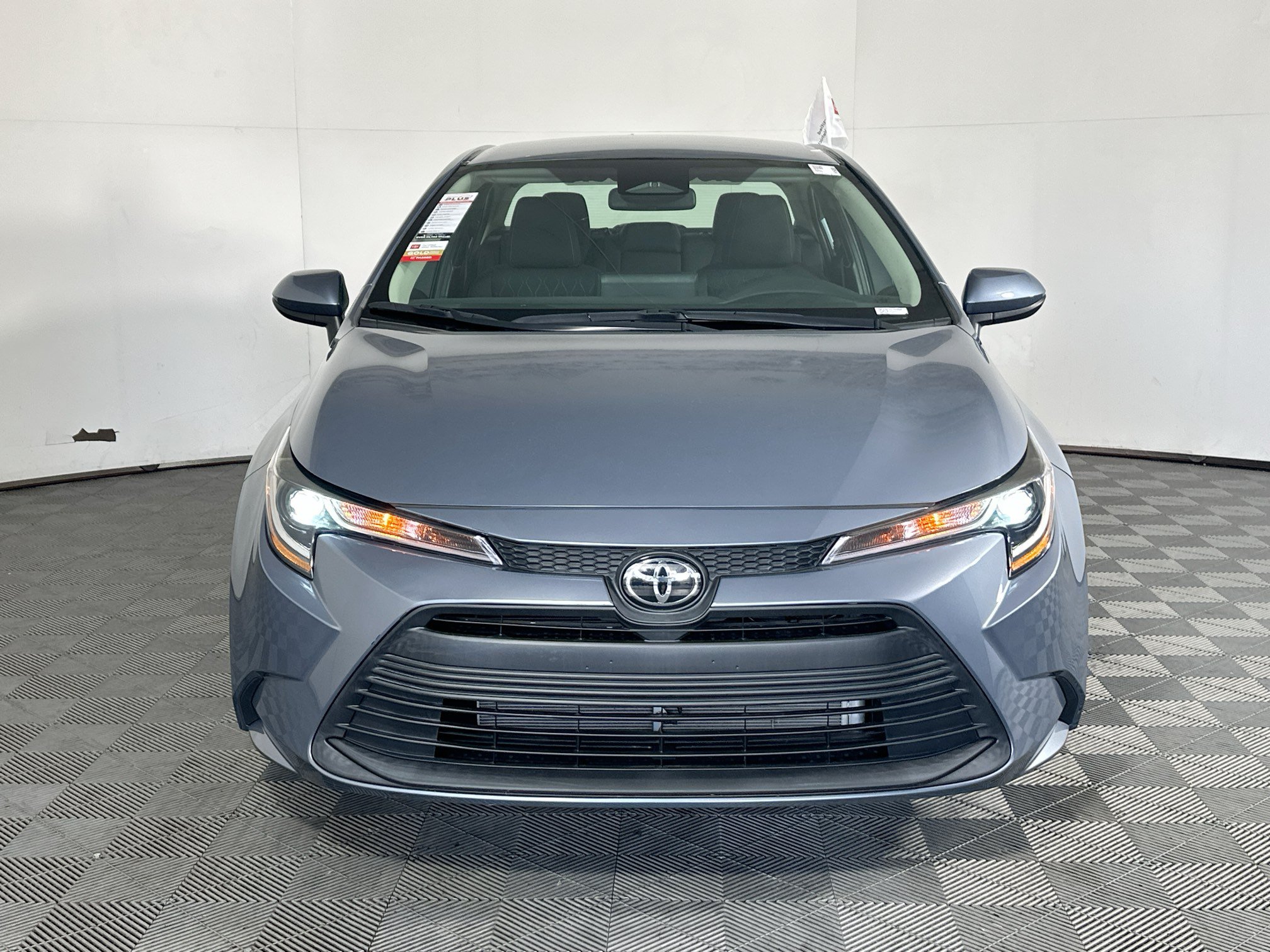 Used 2024 Toyota Corolla LE w/ LE Convenience Package FWD image 8