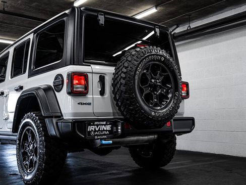 Used 2023 Jeep Wrangler Unlimited w/ Cold Weather Group AWD/4WD image 16