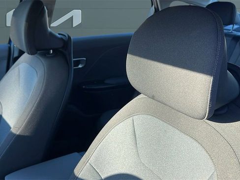 New 2025 Kia K4 LXS image 13