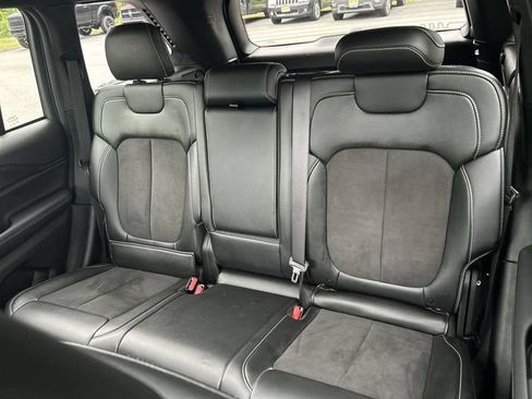 Used 2023 Jeep Grand Cherokee Altitude AWD/4WD image 23