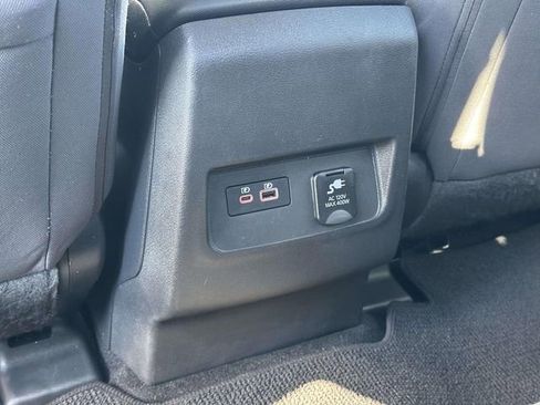 Used 2022 Nissan Frontier SV image 16