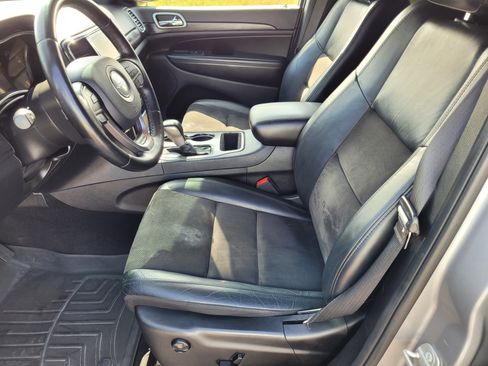 Used 2020 Jeep Grand Cherokee Altitude image 10