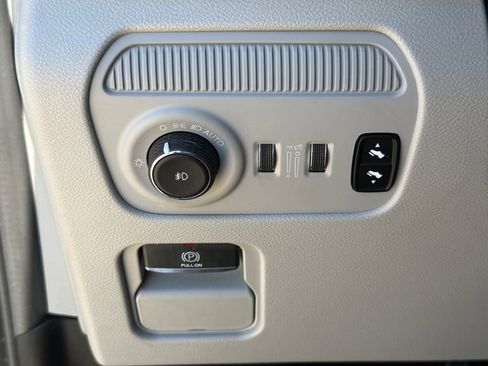 Used 2023 Jeep Grand Wagoneer Series II AWD/4WD image 21
