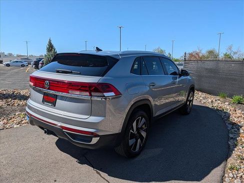 Certified 2025 Volkswagen Atlas Cross Sport SE w/ Panoramic Sunroof Package FWD image 5