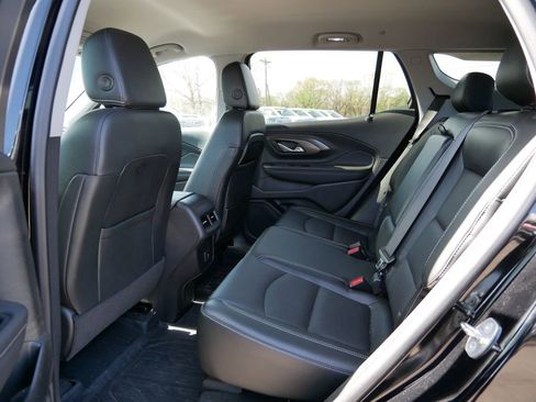 Used 2023 GMC Terrain SLT w/ Infotainment Package II AWD/4WD image 16