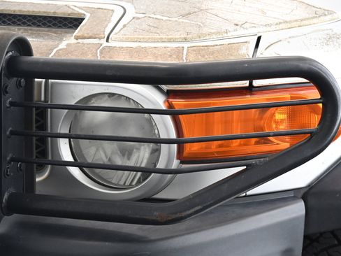 Used 2007 Toyota FJ Cruiser 4WD image 9