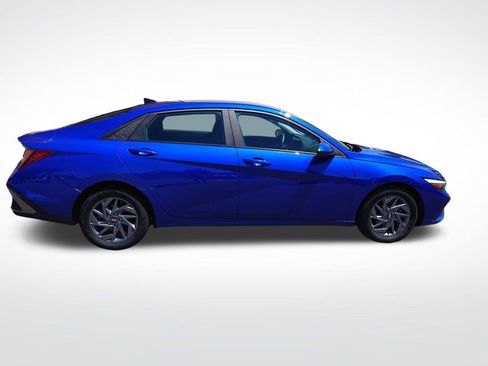 Certified 2024 Hyundai Elantra SEL FWD image 8