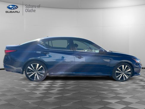 Used 2019 Nissan Altima 2.5 SR w/ SR Premium Package image 12