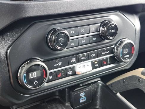 Certified 2025 Ford Bronco Badlands AWD/4WD image 21