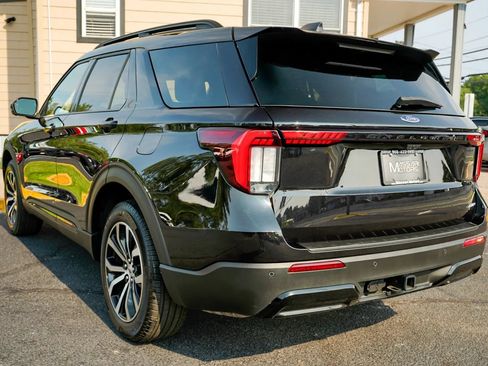 Used 2025 Ford Explorer ST-Line AWD/4WD image 7