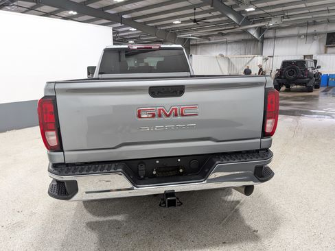 Used 2024 GMC Sierra 2500 Pro AWD/4WD image 4