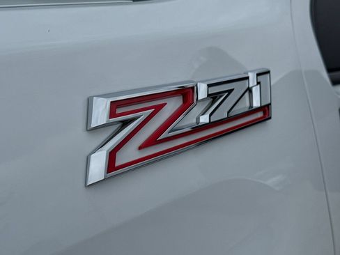 Used 2024 Chevrolet Silverado 2500 LTZ w/ LTZ Convenience Package AWD/4WD image 13