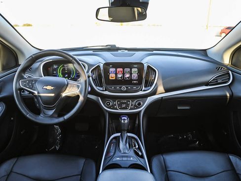 Used 2018 Chevrolet Volt LT w/ Comfort Package image 12