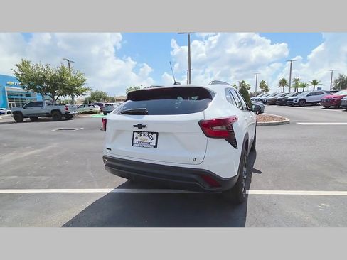 New 2026 Chevrolet Trax LT w/ Driver Confidence Package FWD image 19