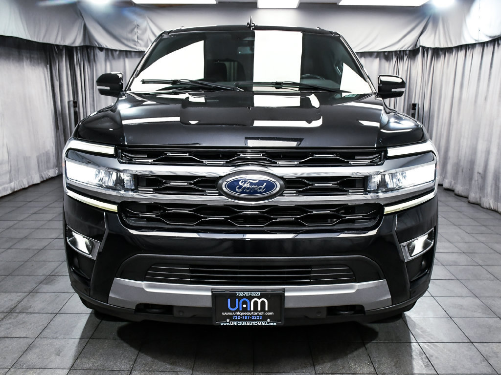 Used 2023 Ford Expedition Limited AWD/4WD image 2
