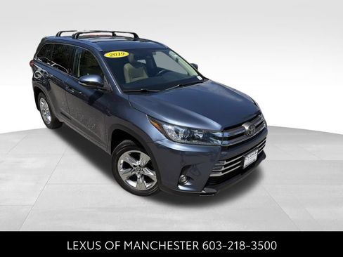 Used 2019 Toyota Highlander Limited AWD/4WD image 3