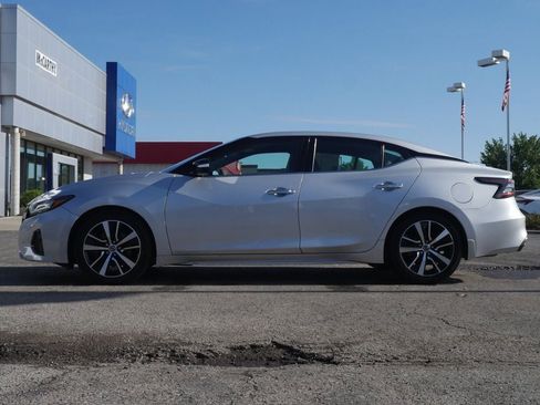 Used 2021 Nissan Maxima 3.5 SV w/ Floor Mat Group FWD image 12
