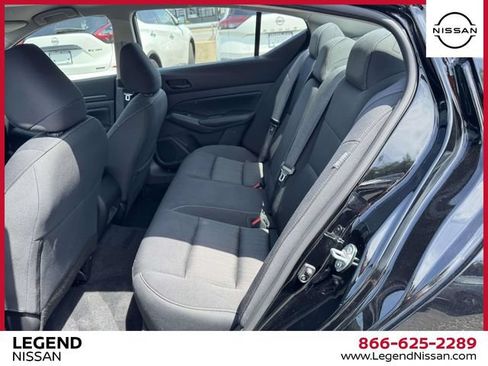 Used 2024 Nissan Altima 2.5 SV FWD image 12