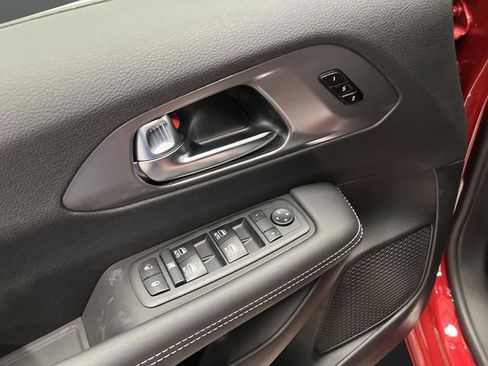 New 2026 Chrysler Pacifica Select image 27