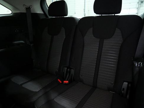 Used 2023 Kia Sorento LX image 25