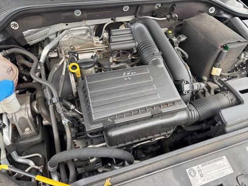 Used 2017 Volkswagen Jetta SE image 25