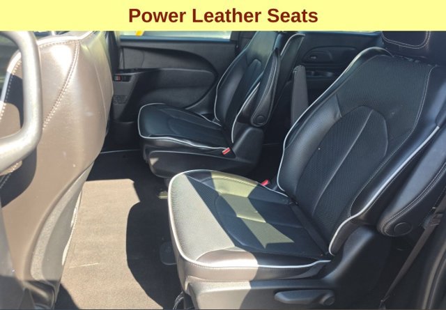 Used 2023 Chrysler Pacifica Limited w/ S Appearance Package FWD image 13