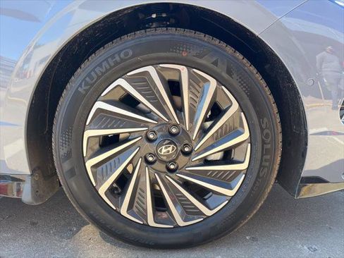 Used 2025 Hyundai Sonata Limited image 5