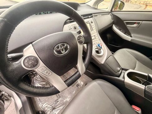 Used 2015 Toyota Prius One image 12