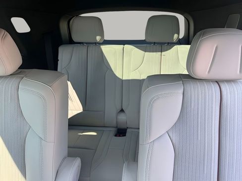 New 2026 Cadillac Vistiq Luxury image 37