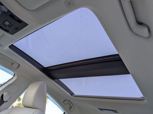 Used 2023 Lexus ES 350 w/ Premium Package image 20